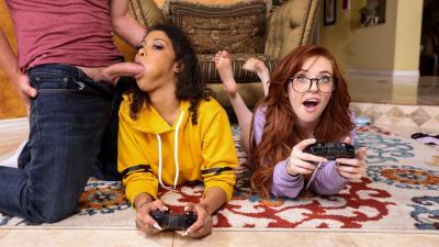 gamer-girl-threesome-action